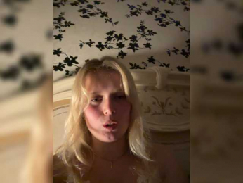 Pionchick webcam model stream image