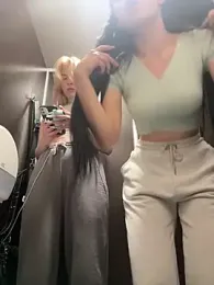 Cum_girlss webcam model stream image