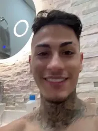 AxelVilla_ webcam model stream image
