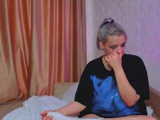 Maureen Follin webcam model stream image