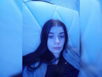 LoVe-LuNa webcam model stream image