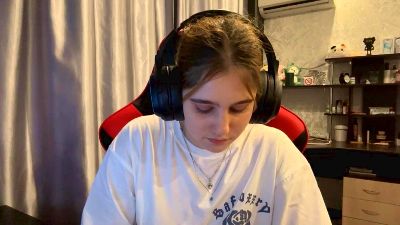 AguedaHoltz webcam model stream image