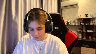 AguedaHoltz webcam model stream image