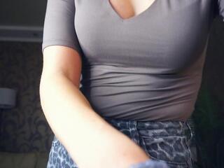 Lael Palm webcam model stream image