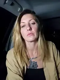 SheIsSomething webcam model stream image