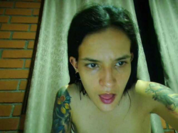 EmmaHerby1 webcam bongacams model stream image