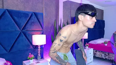 AronMuller_ webcam model stream image