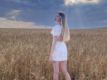 FloraHickey webcam model stream image
