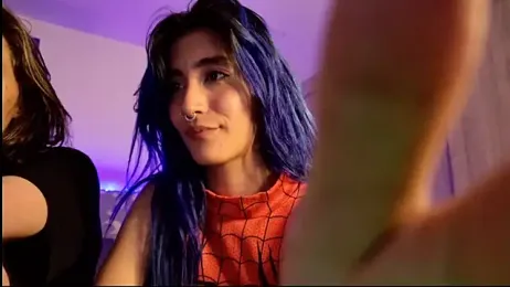 LunaisBack webcam model stream image