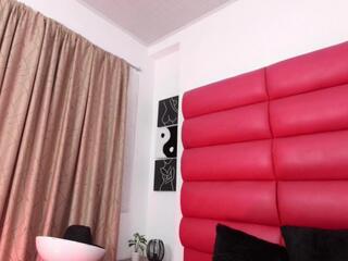 Olyvia Monroe webcam model stream image