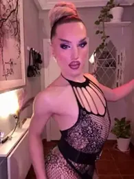 Crystal_________ webcam model stream image