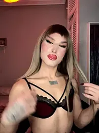 Crystal_________ webcam model stream image