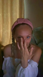 EmillyaW webcam model stream image