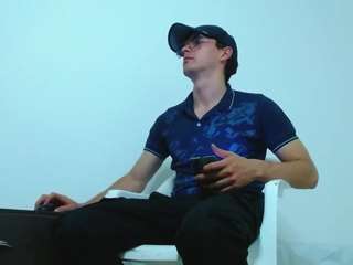 ultrailuminated webcam model stream image