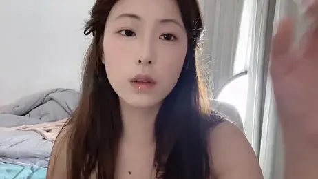 Hiperpetual webcam model stream image