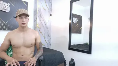 GoldenDesireX_ webcam stripchat model stream image