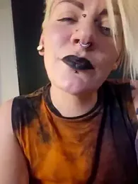 PinkTheHawk webcam model stream image