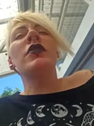 PinkTheHawk webcam model stream image