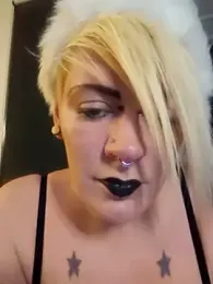 PinkTheHawk webcam model stream image