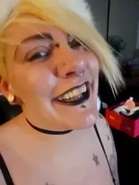 PinkTheHawk webcam model stream image