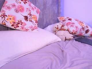 lara-giraldo webcam model stream image