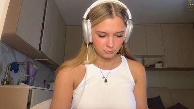 RubyeStrande webcam model stream image