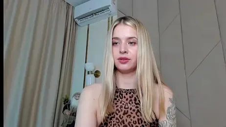 Touch_me webcam stripchat model stream image