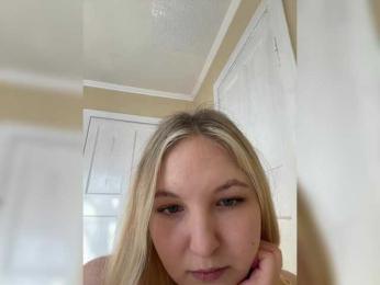 SweetRaffaellaDi webcam model stream image