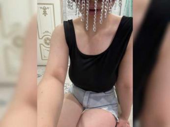 ZzzMonika webcam model stream image