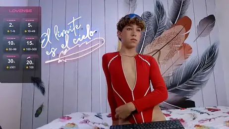 Angel_superhuge webcam model stream image