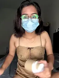 Hotalliee webcam model stream image