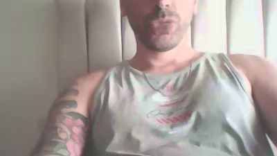 Luaich80 webcam model stream image