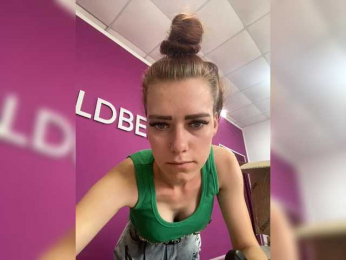ksenia310 webcam model stream image