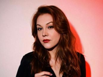 LexieFlower webcam model stream image