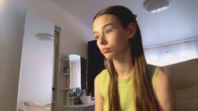 EmmaNouer webcam model stream image