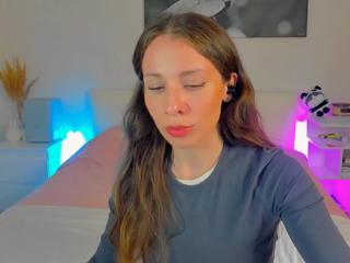 Olivia Ginger webcam model stream image