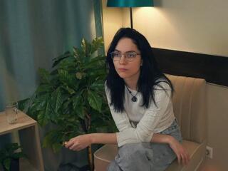 Karoline Mcclanahan webcam model stream image