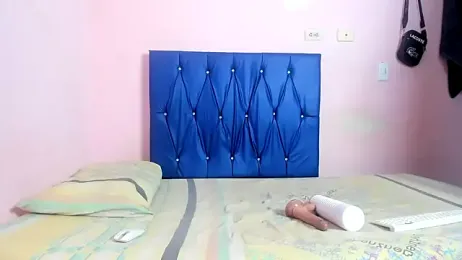 Latinos_2001 webcam model stream image