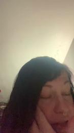 HunniLuv webcam model stream image