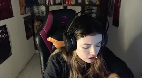 maddy066 webcam stripchat model stream image