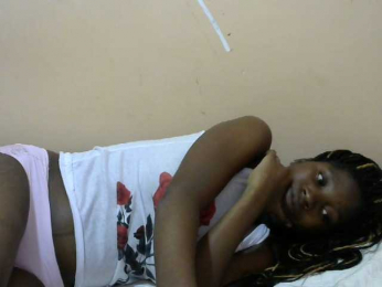 Hot-melanin webcam model stream image