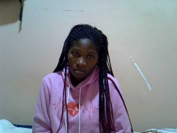 Hot-melanin webcam model stream image