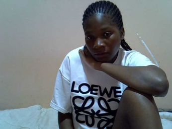 Hot-melanin webcam bongacams model stream image
