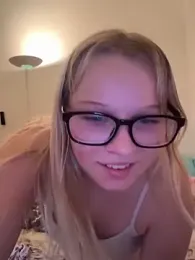 xoxokayy18 webcam model stream image