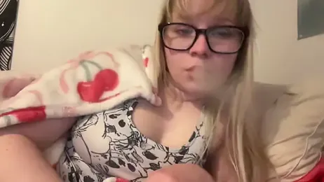 xoxokayy18 webcam stripchat model stream image