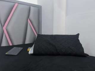 aurora-tziu webcam model stream image