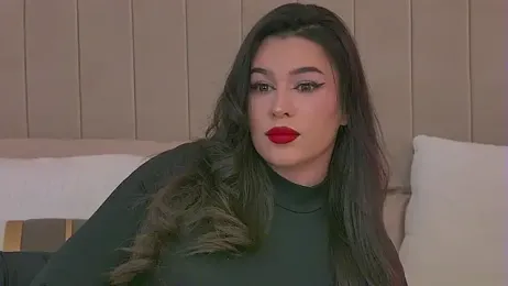 reyabaines webcam model stream image