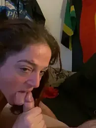 Milfwithyoungandhung webcam model stream image