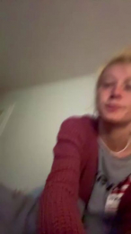 Emwarr1998 webcam model stream image