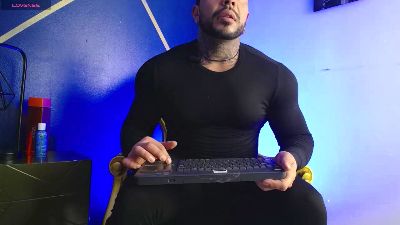 Muscle_Big_guy webcam model stream image